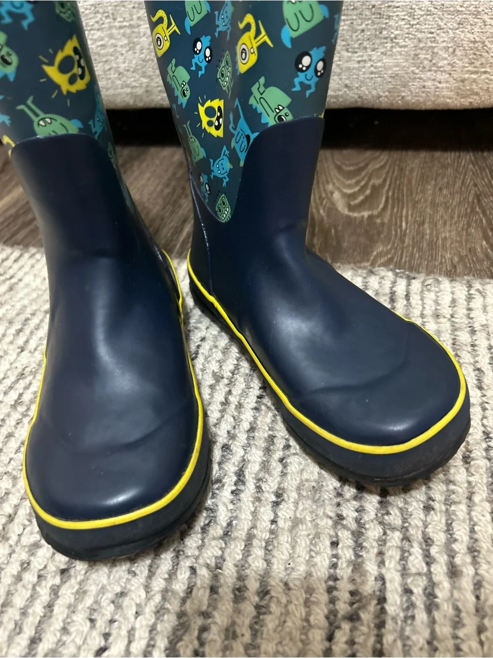Bogs Kids Navy Monster Rain Boots Size 1 Boys